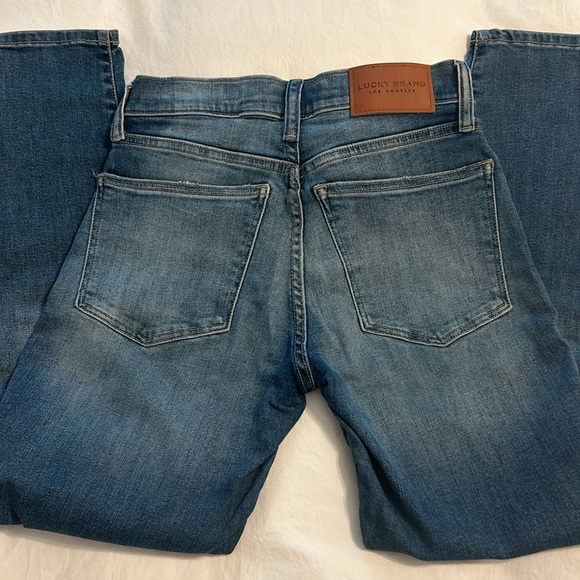 Women’s Lucky Brand jeans - Picture 3 of 3